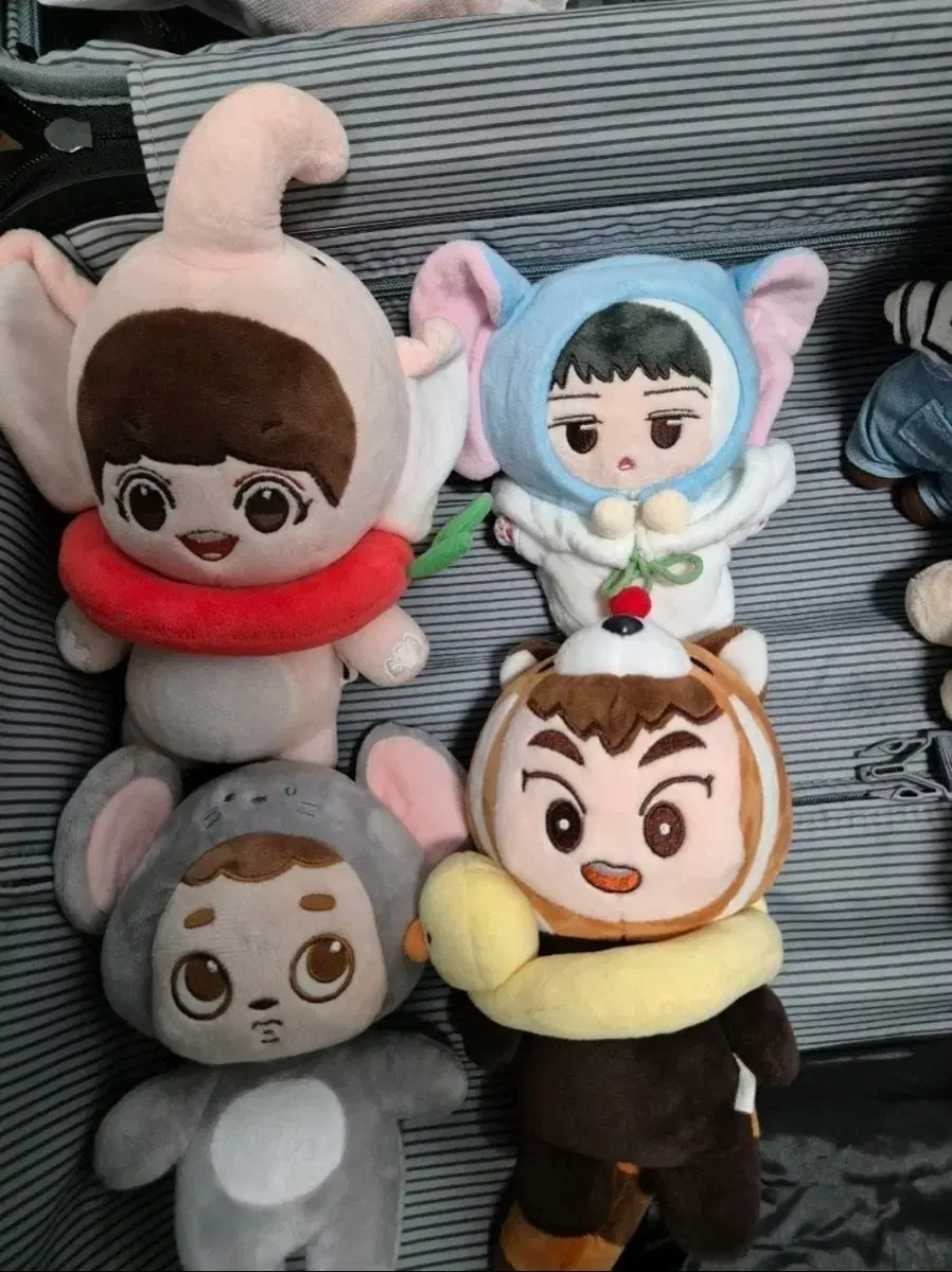 엑소인형 4종 세훈,찬열 ,시우민,경수