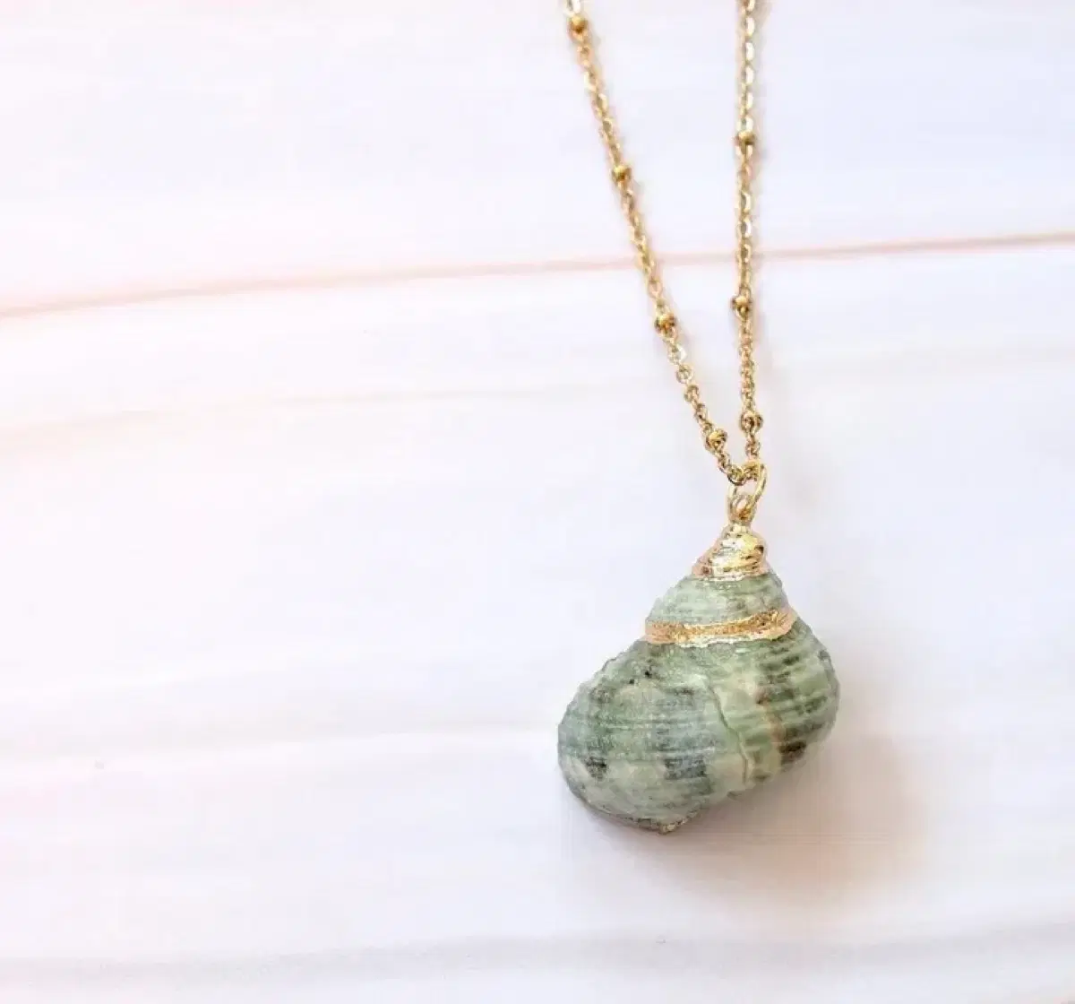 Shell Pendant Necklace 팬던트 jaded london 안나수이 비비안웨스트우드