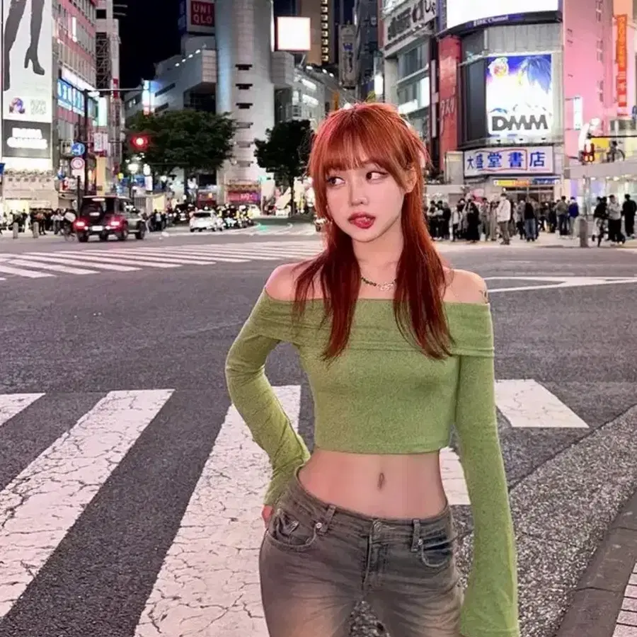 샵사이다 오프숄더 플레어 슬리브 크롭 니트탑