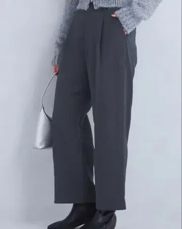green label relaxing 새틴 슬랙스 팬츠 38