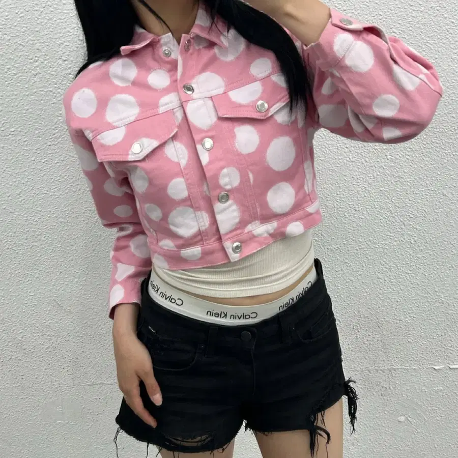 마크제이콥스 폴카 딸기우유맛 크롭자켓 10