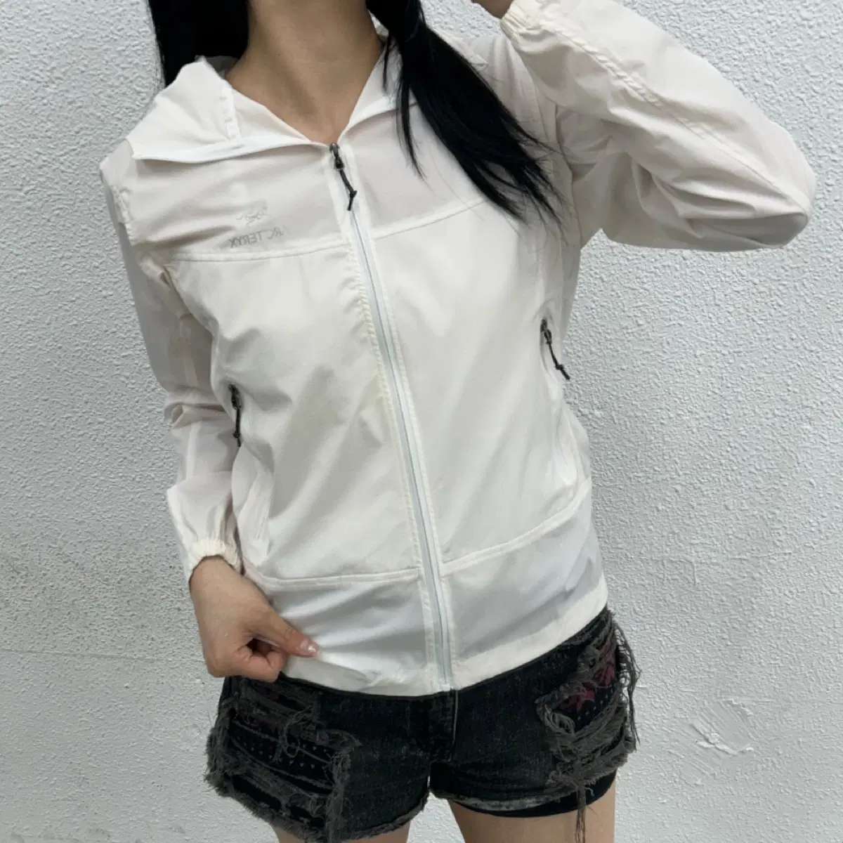 아크테릭스 로고 베이비 딸기우유맛 후드 바람막이 S