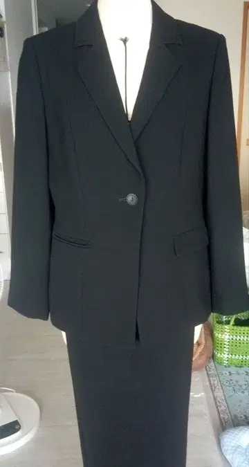 블랙 테일러드 수트
