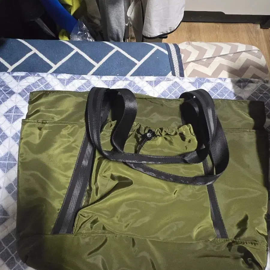 쇼펜 카키색 토트백