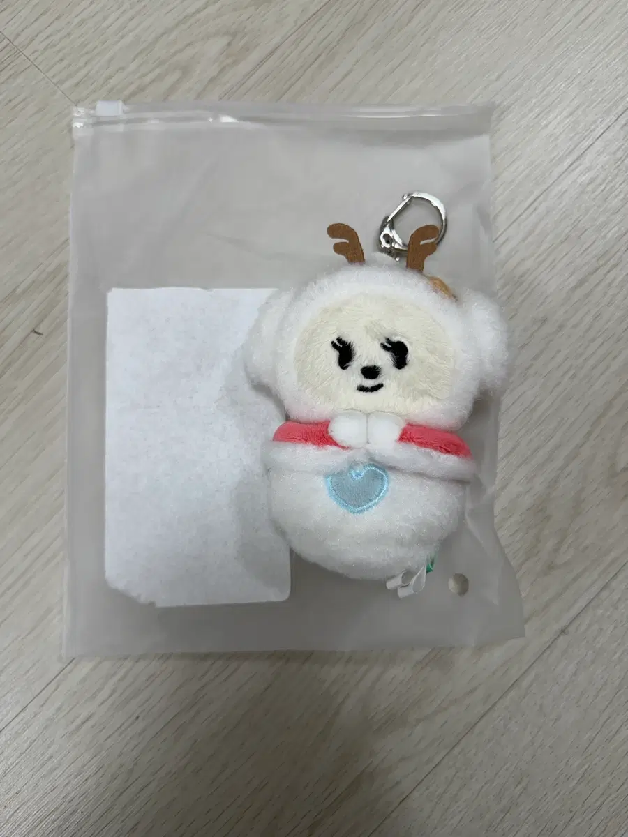 [B04] 투바투 뿔바투 홀리데이 밤긋 키링
