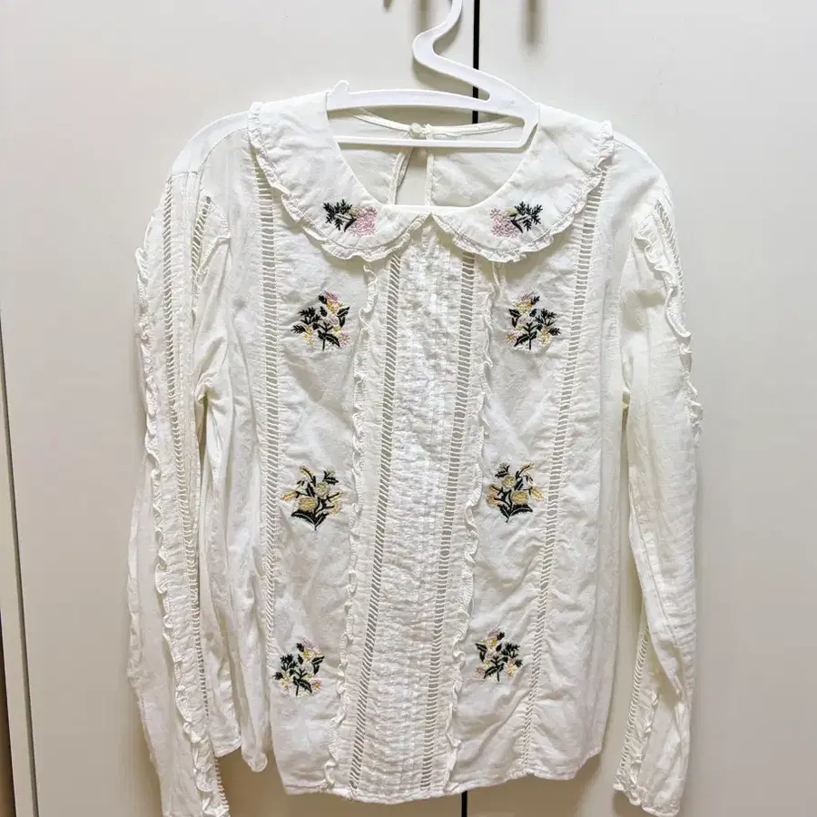 Zara 자라 빈티지 자수 레이스 펀칭 블라우스