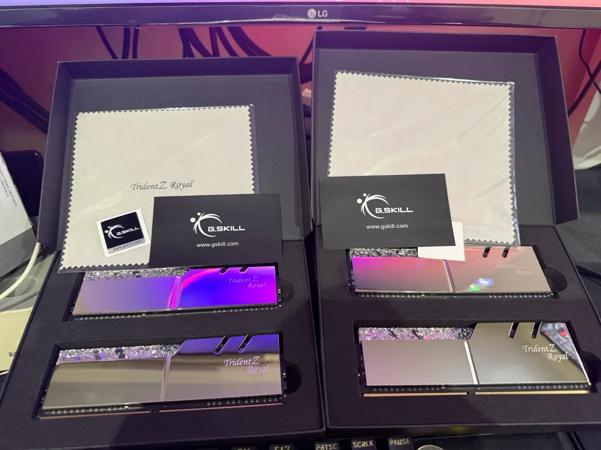 지스킬 DDR4-3600 메모리 트라이던트 Z 로얄 실버 패키지 8G * 4ea