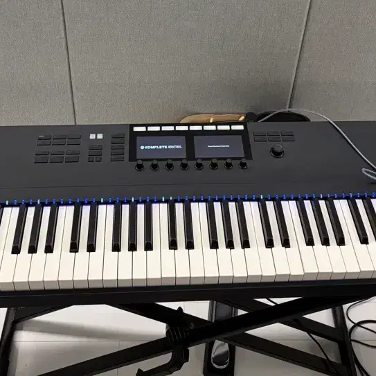 KOMPLETE KONTROL S88 MK2 마스터 건반 고장