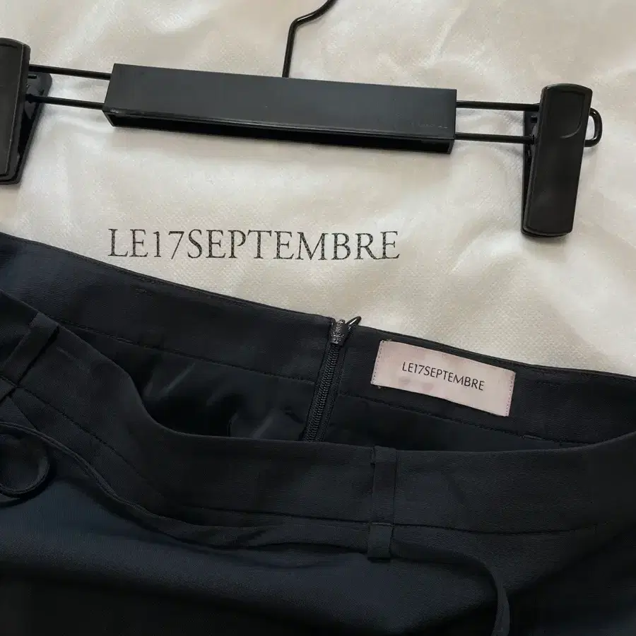 [LE17] 르셉템버 Pencil String Skirt (NAVY) 네이비