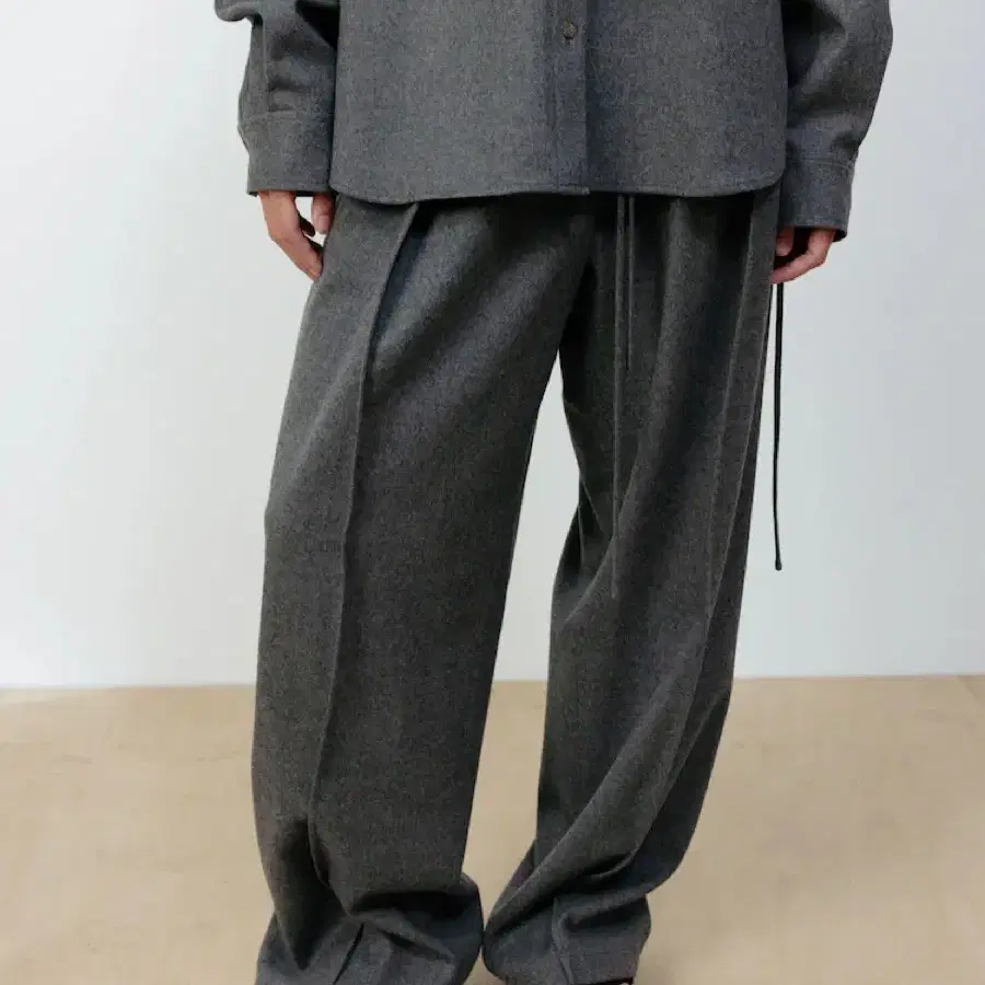 [LE17] 르셉템버 WAIST STRING WIDE PANTS 그레이