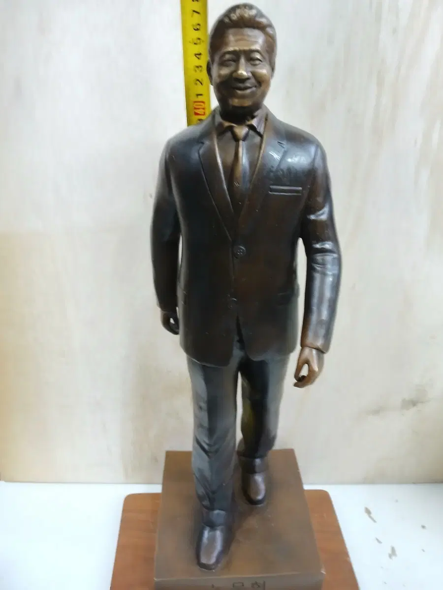청동 인물 조각상 노무현