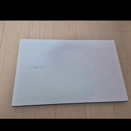 삼성 갤럭시북 이온 NT950XCJ 판매합니다