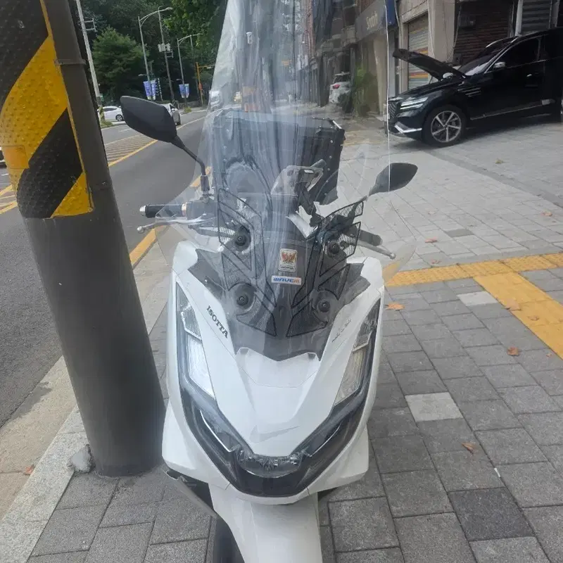 혼다 PCX 125 21년식 입니다