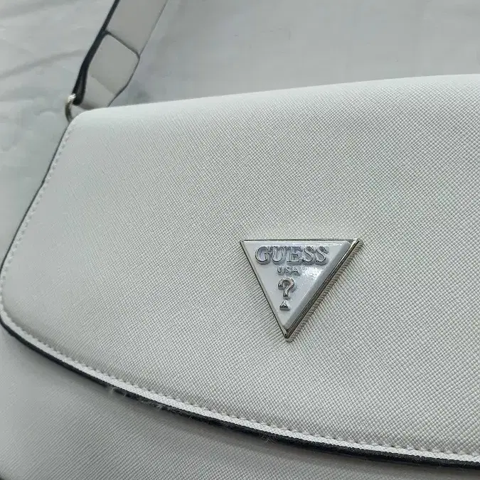 게스 여성 숄더백 화이트 28*15*5