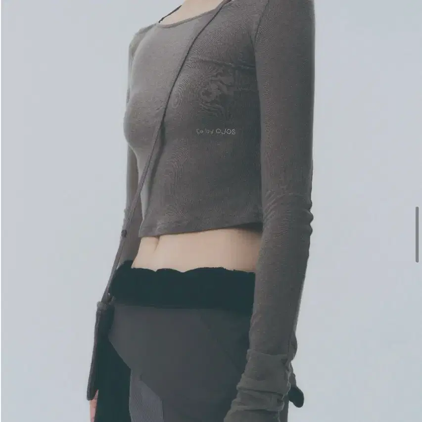 오호스 아이 플루이드 롱슬리브 티셔츠 01 스톤 브라운