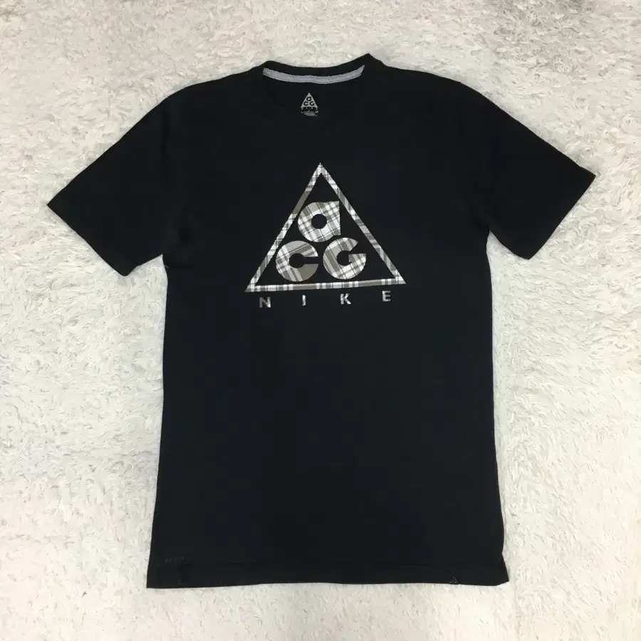 나이키 ACG 빅로고 반팔티 HH13
