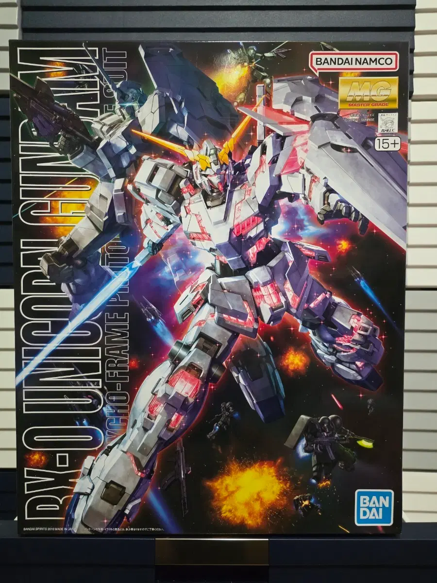 반다이 MG 건담 RX-0 유니콘 건담