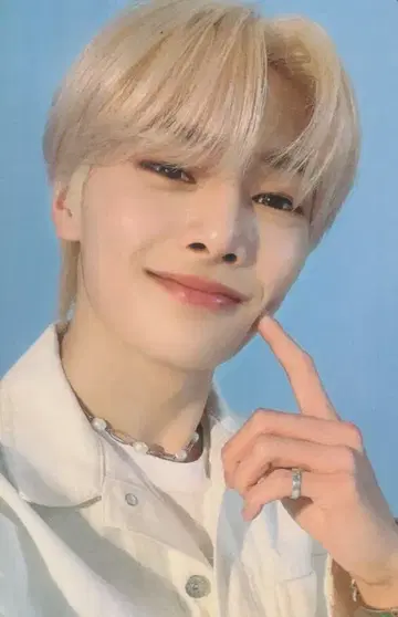 StrayKids NACIFIC 콜라보 아이엔 트레이딩 카드 파랑 배경
