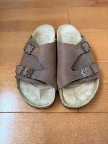 버켄스탁 취리히 하바나 가죽 샌들