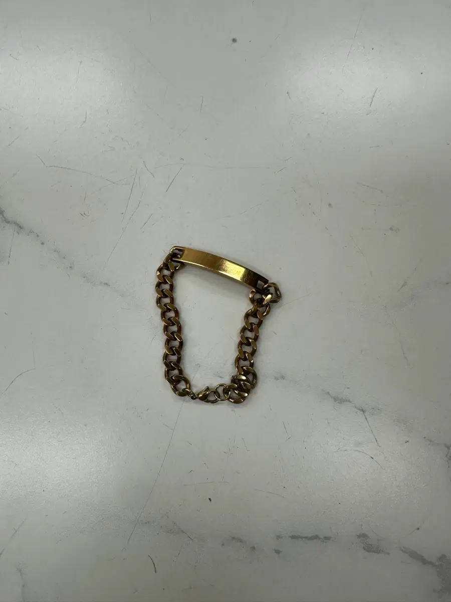 골드 톤 커브 체인 바 팔찌 (19cm / 7.45mm) 판매합니다