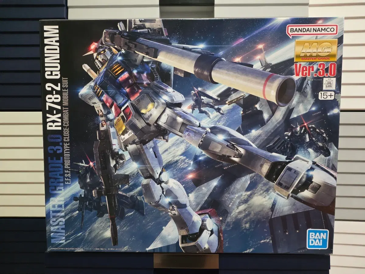 반다이 마스터그레이드 RX-78-2 건담 Ver.3.0
