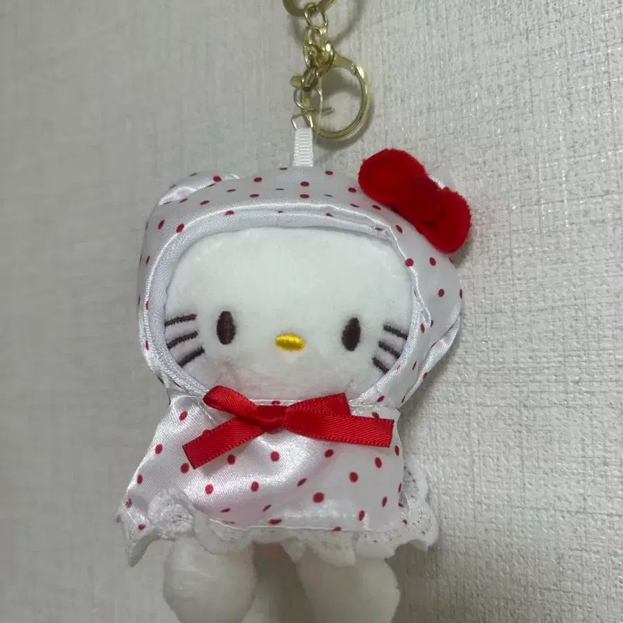 헬로키티 인형 키링(레드 도트)