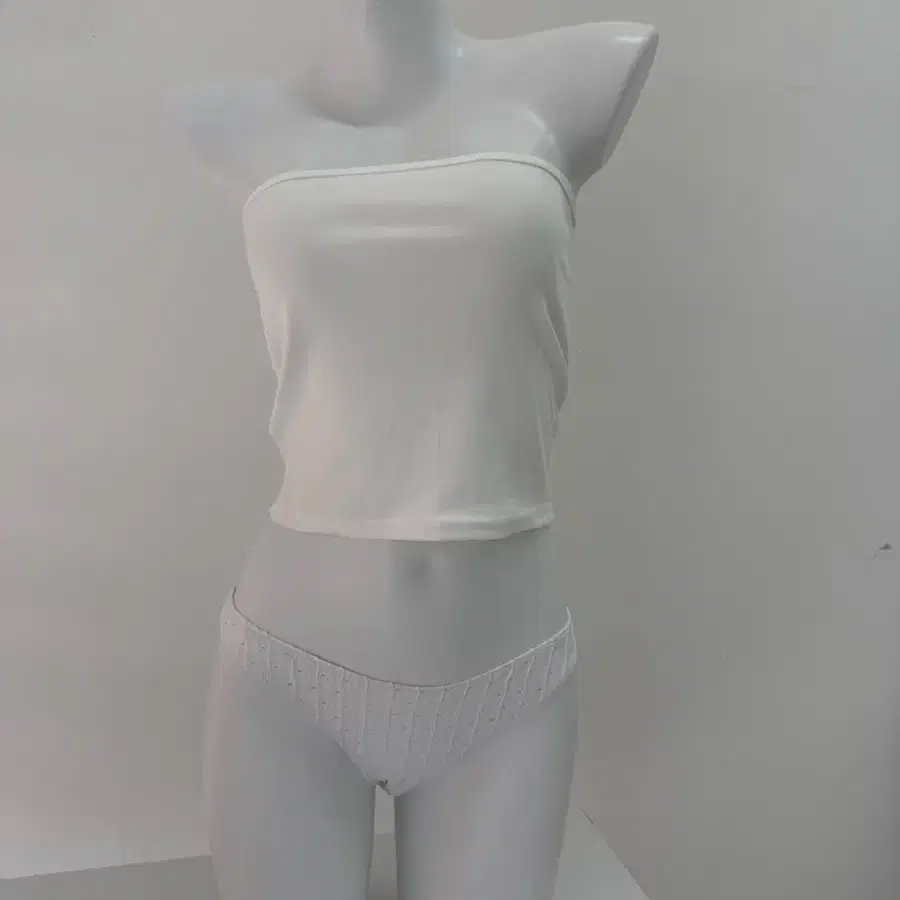 [새상품] 크롭 화이트 탱크탑 s(택포)