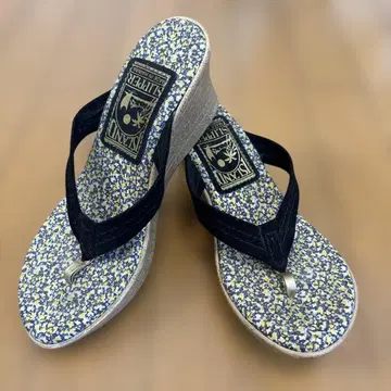 ISLAND SLIPPER 웨지솔 샌들 꽃무늬 사이즈 5