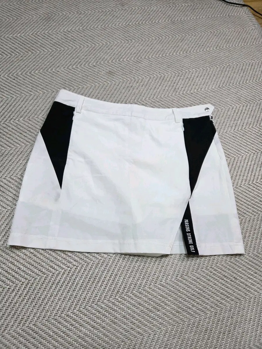 32) PXG 골프 화이트 큐롯 XL