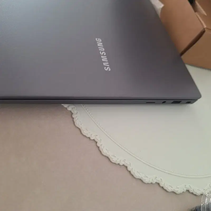 삼성 갤럭시북4 노트북모델명 NT750XGP-G72AR인텔코어7 150U 16기가 ssd 512 그래픽MX570 윈도우11 2024년 2월에 제조풀박스 배터리효율 97프로