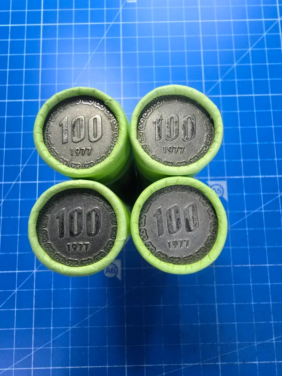 1977년 100원 동전 4롤 200개