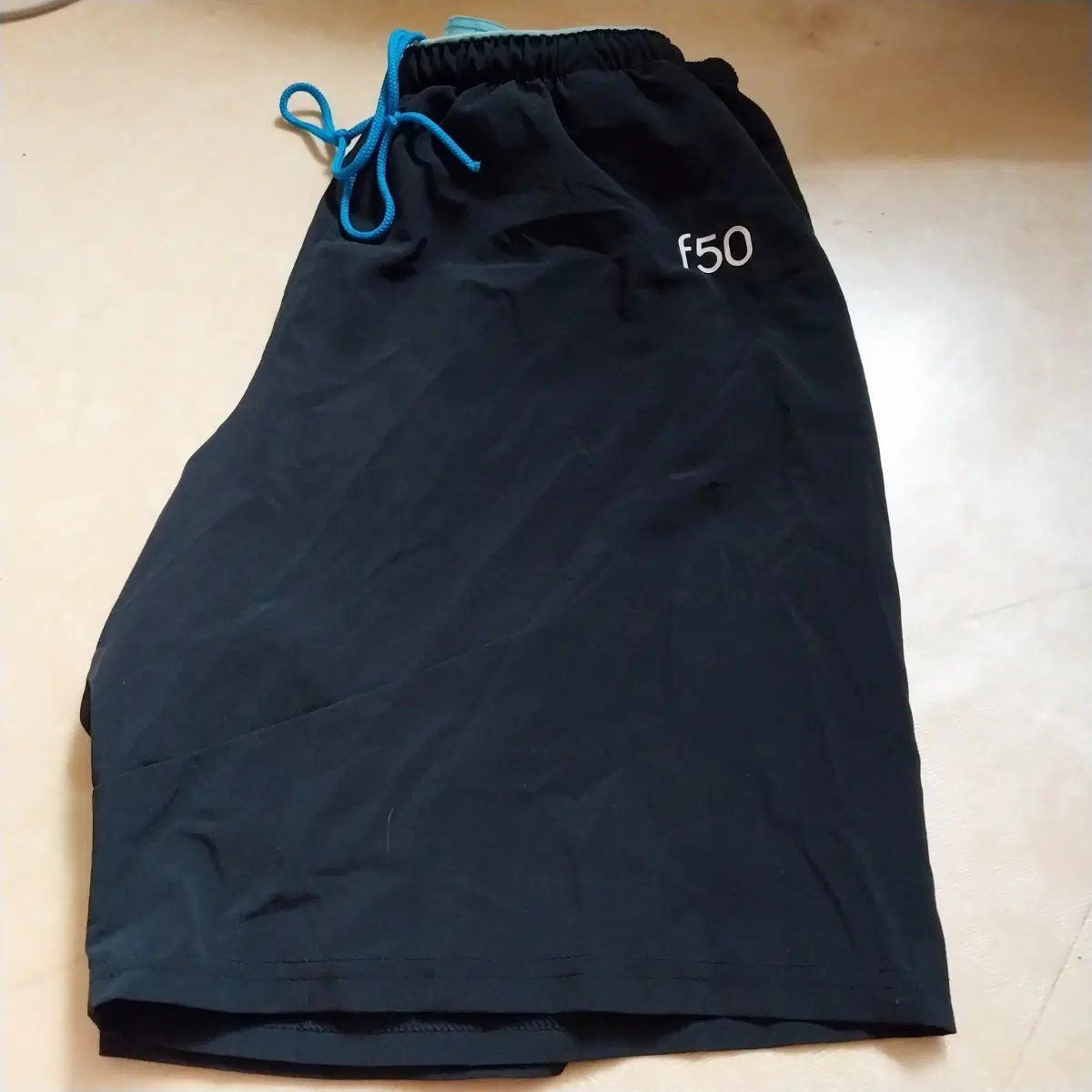 f50 블랙 트레이닝 반바지