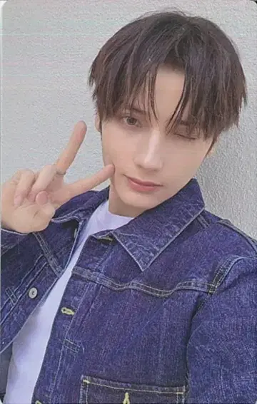 TXT Weverse shop 서울 회장 한정판/Love Language ver. HUENINGKAI 2025 WORLD TOUR ACT: TOMORROW