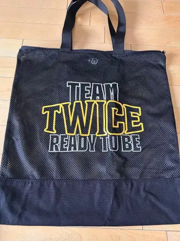 TWICE READY TO BE 메쉬 토트백
