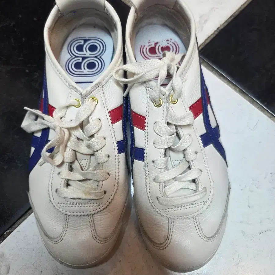 오니츠카타이거 66스니커즈 화이트