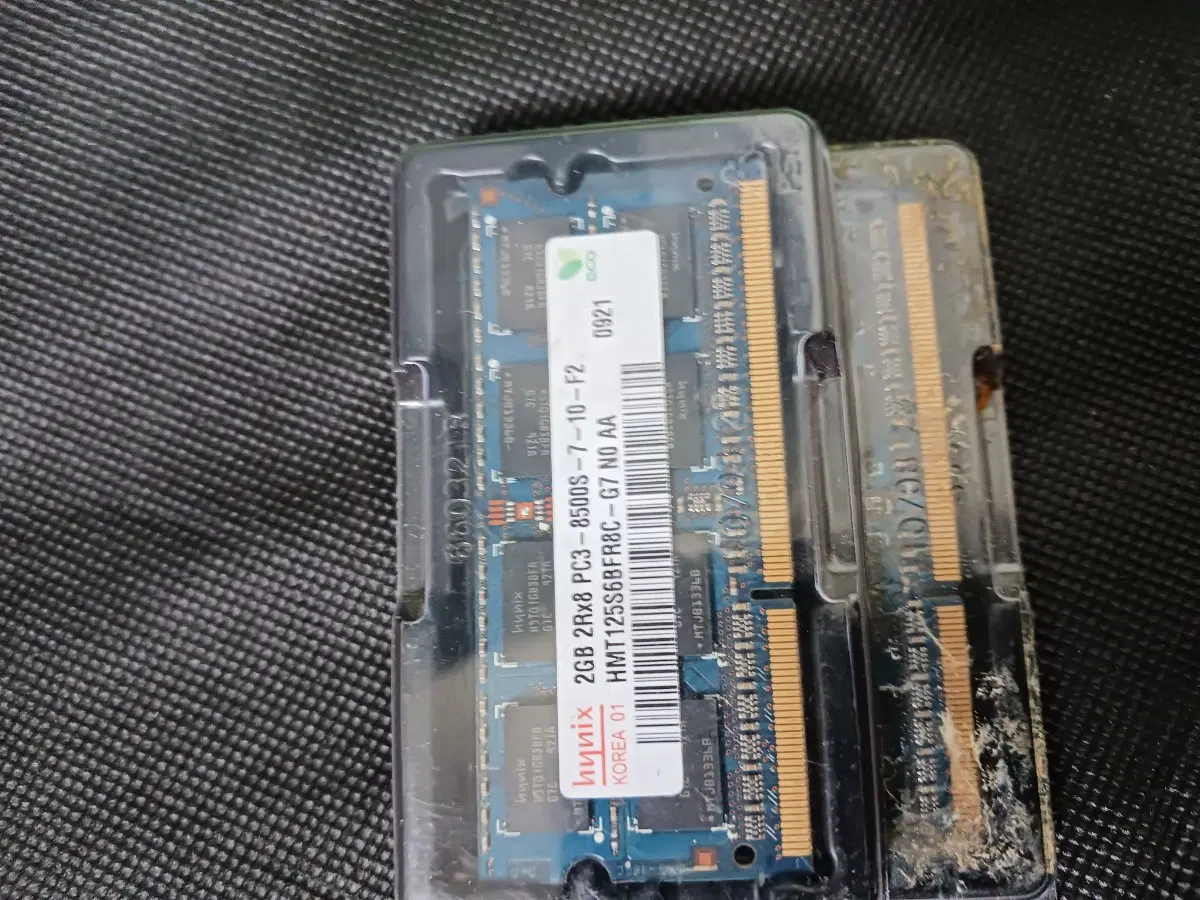 하이닉스 DDR3 PC3-8500S 2개