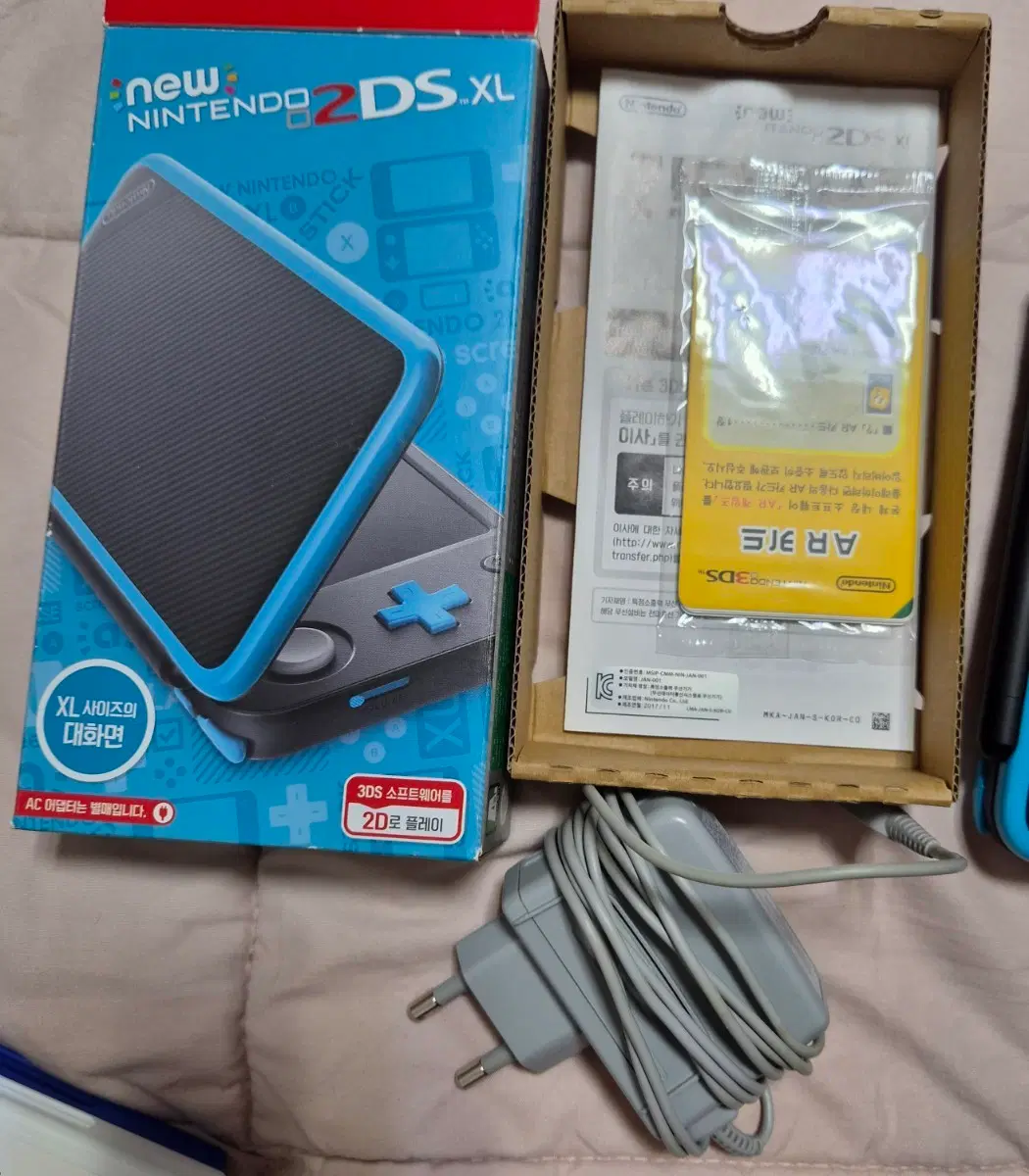 닌텐도 new 2ds xl 블루블랙(터콰이즈) 풀박+충전기