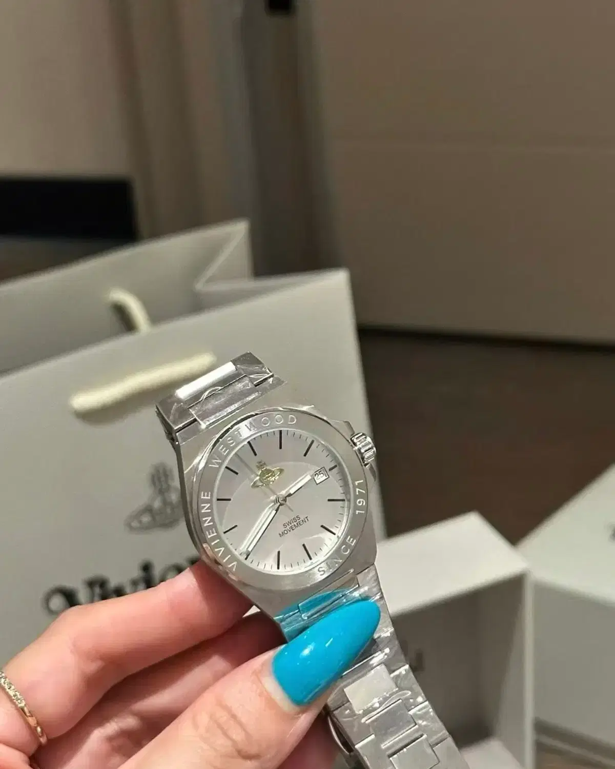 비비안웨스트우드 더 한웰 쿼츠 37mm 실버