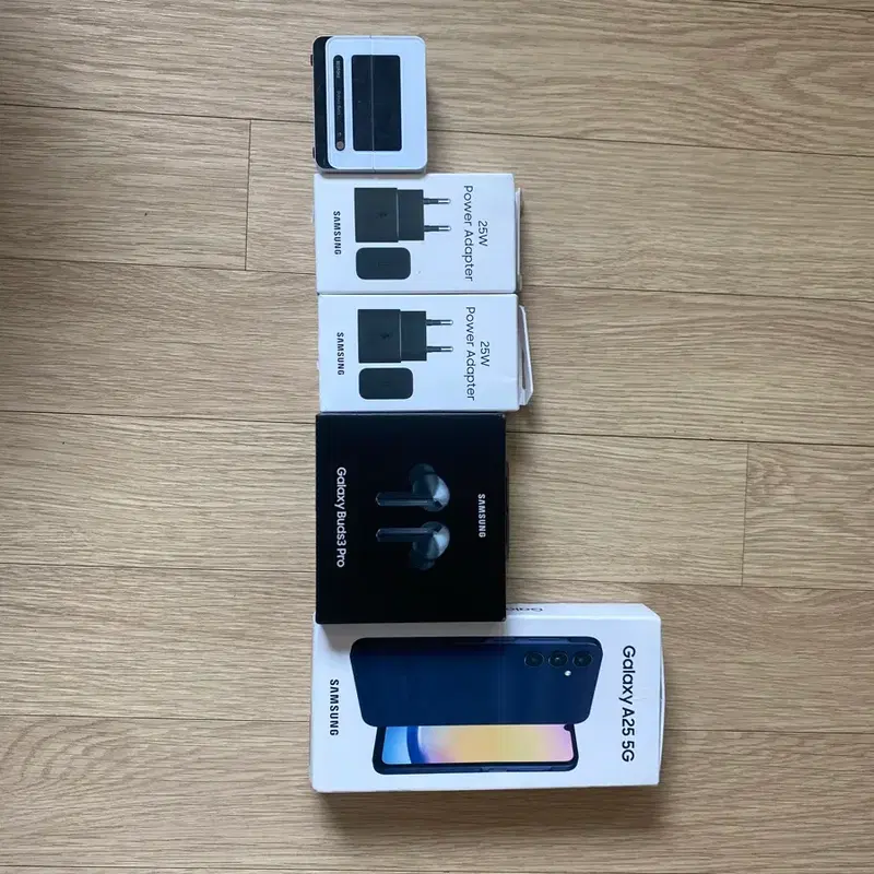 (최저가격) 삼성 갤럭시 A25 5G 128GB블루블랙 색상+갤럭시 버즈 3 프로 세트로만 최저가격에 팔아요.