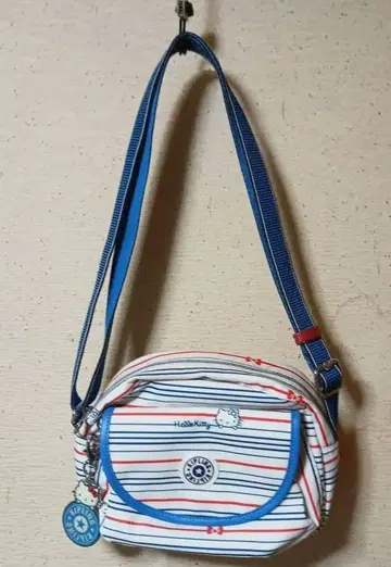Kipling Hello Kitty 콜라보 참 장식 숄더백