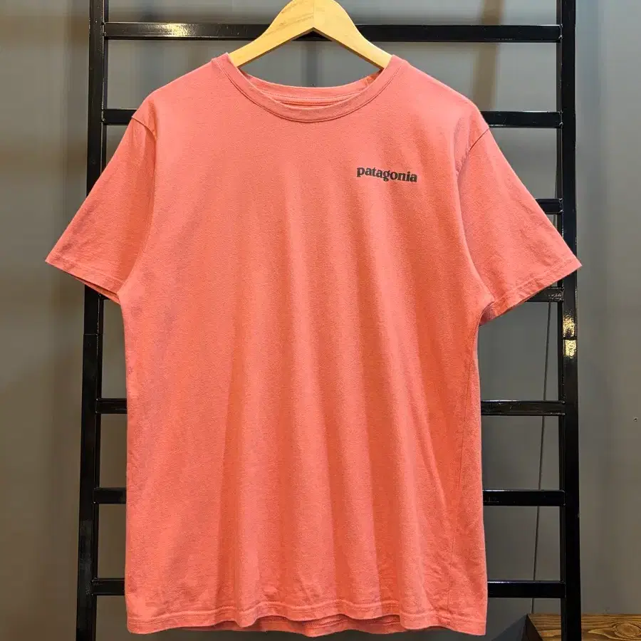 [2XL] 파타고니아 Patagonia P-6 로고 반팔티셔츠 코랄핑크 반팔 티셔츠 3.9