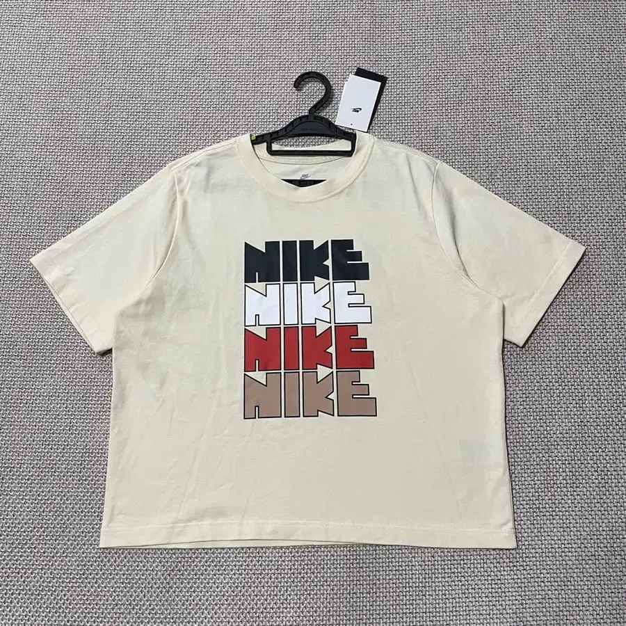 XL 새상품 나이키 여성 반팔티 B.8580