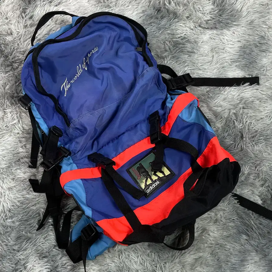 아디다스 올드스쿨 고프코어 35L 마운틴 백팩 5532