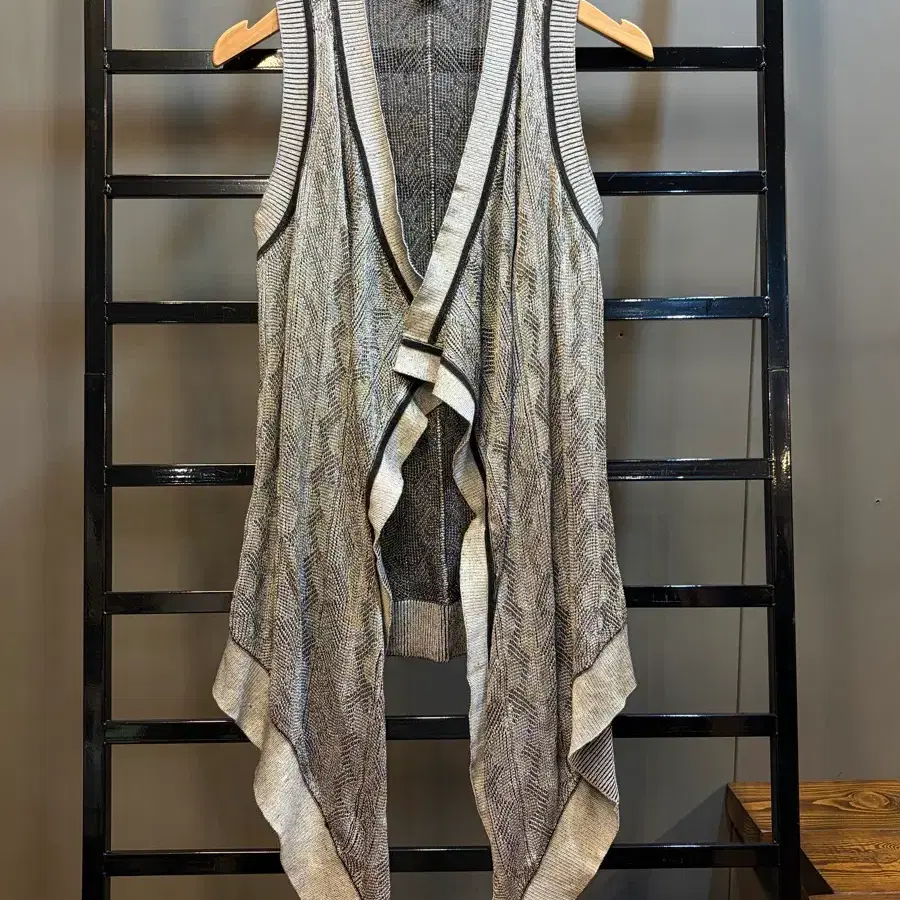 [XS] 아르마니 익스체인지 Armani Exchange 드레이프 롱 니트 베스트 그레이 3.9