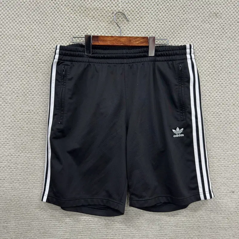 아디다스 츄리닝 반바지 XL H01960