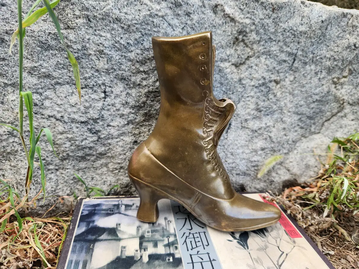 빈티지 황동브론즈 부츠 화병(Victorian Brass Boot Vase) 장식용 오브제