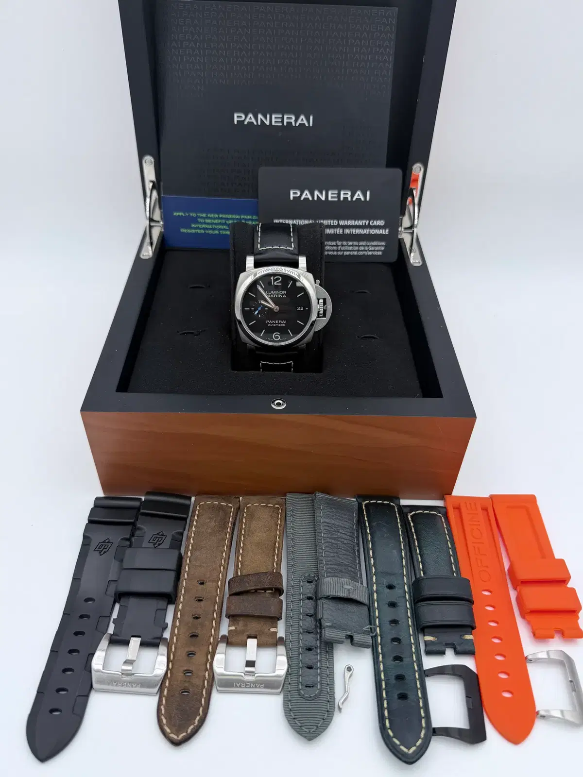 파네라이 루미노르 Pam02392 42MM 2020년12월식 민트급 버클 및 스트랩 350만원치 추가 구성 급매 판매 및 교환 판매합니다.