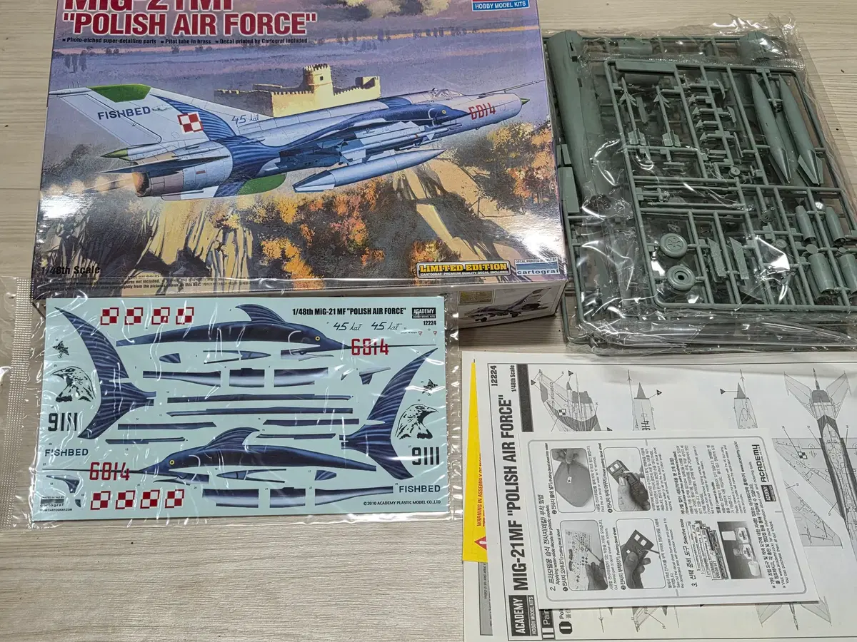 아카데미과학 1/48 mig-21mf 폴란드 공군 리미티드에디션