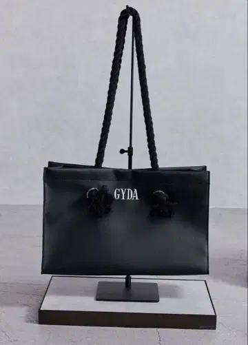 GYDA 토트백 블랙