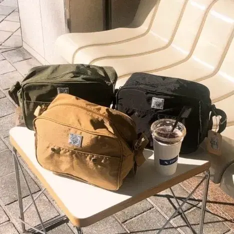 돗또숄더백